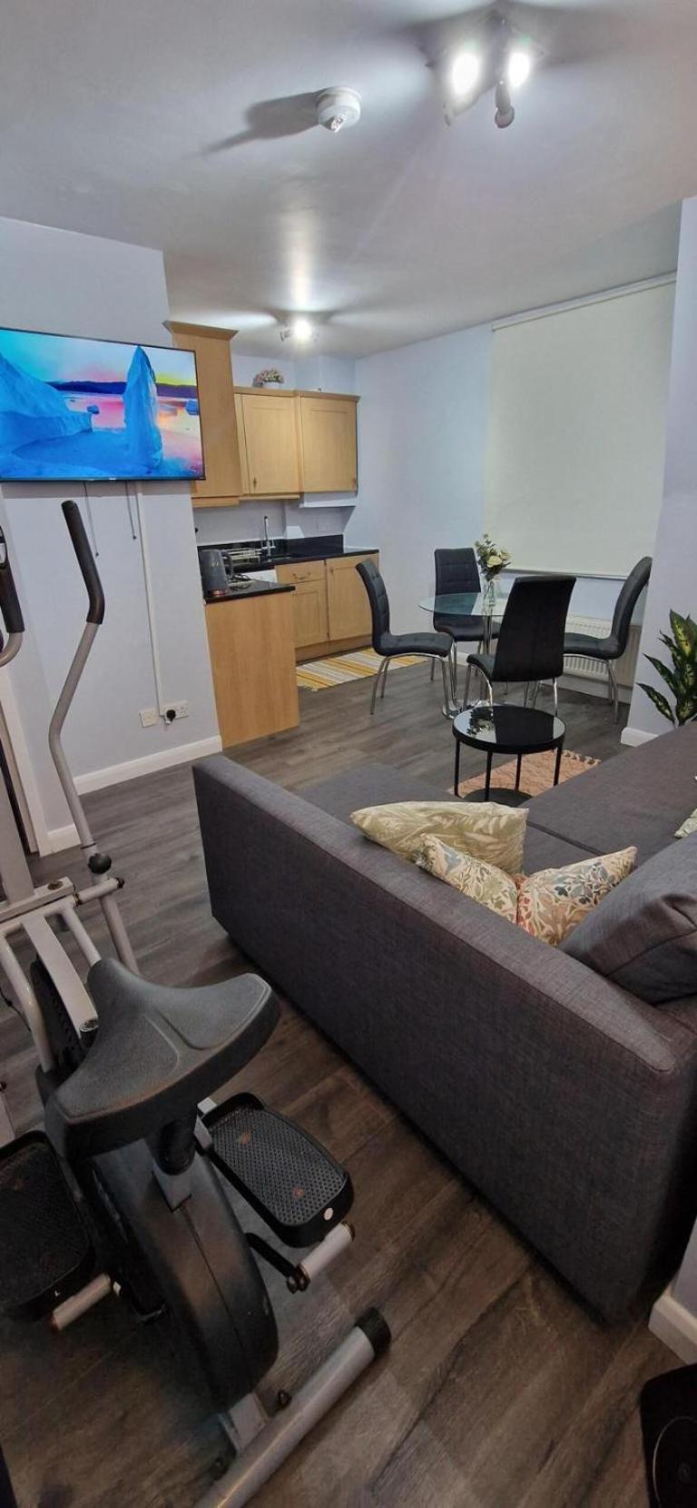Stylish One Bedroom Flat In Finchley Road Appartamento *